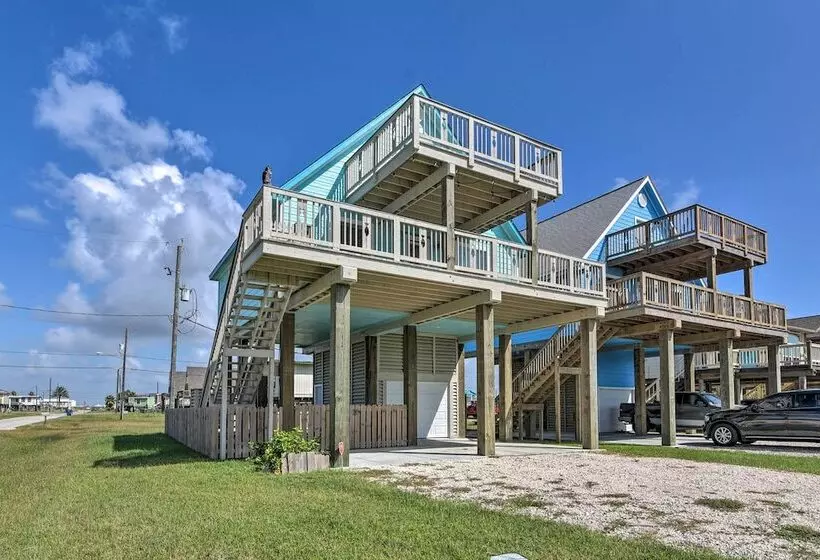2 Blocks To Gulf: Surfside Beach Family Home!