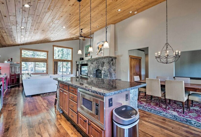 Truckee Escape W/ Hot Tub Near Ski Resorts
