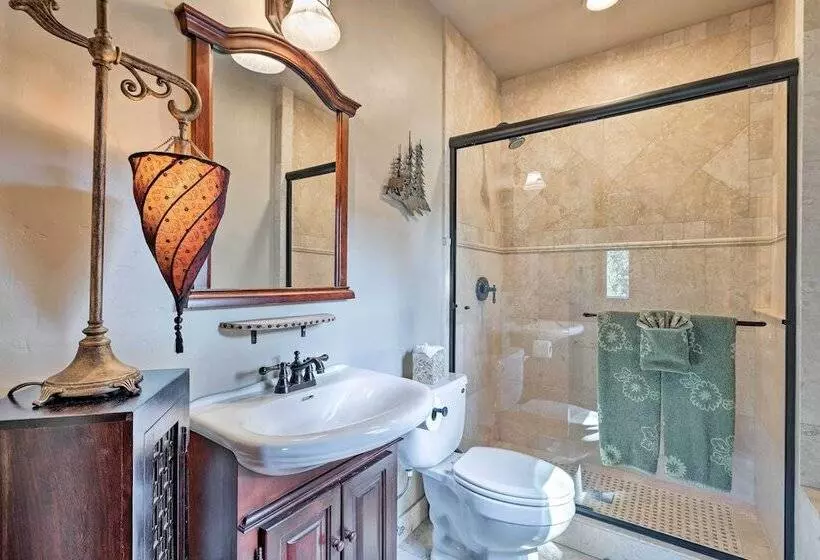 Truckee Escape W/ Hot Tub Near Ski Resorts