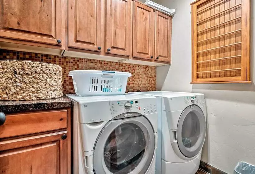 Truckee Escape W/ Hot Tub Near Ski Resorts