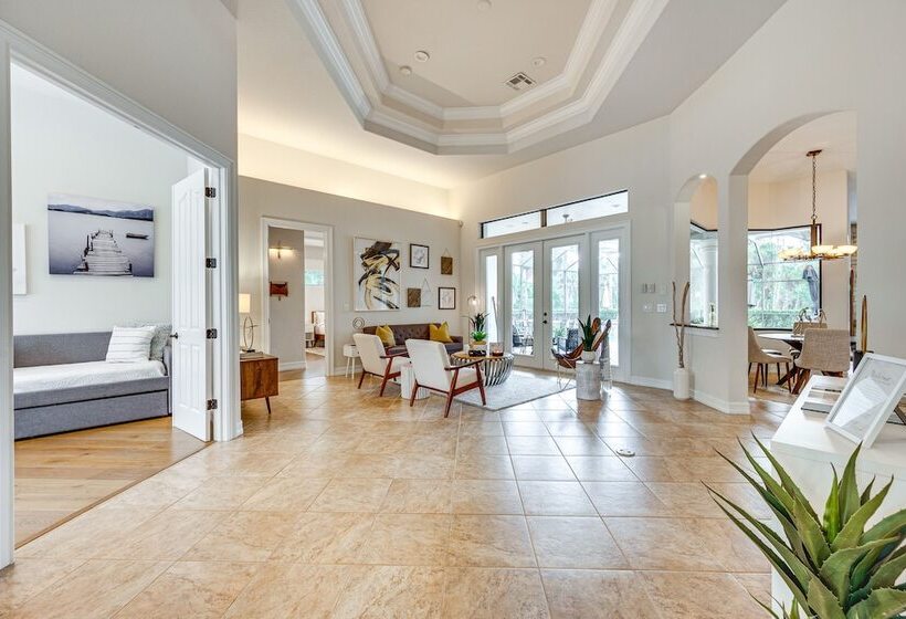 Luxury House With Private Acreage   Near Golfing!