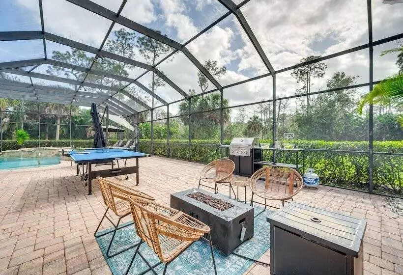 Luxury House With Private Acreage   Near Golfing!