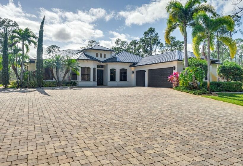 Luxury House With Private Acreage   Near Golfing!