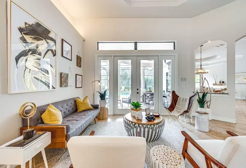 Luxury House With Private Acreage   Near Golfing!