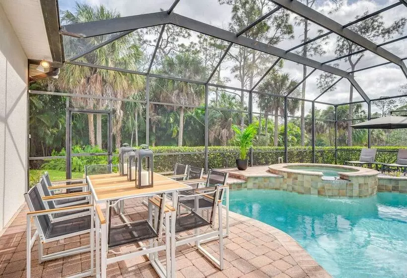 Luxury House With Private Acreage   Near Golfing!