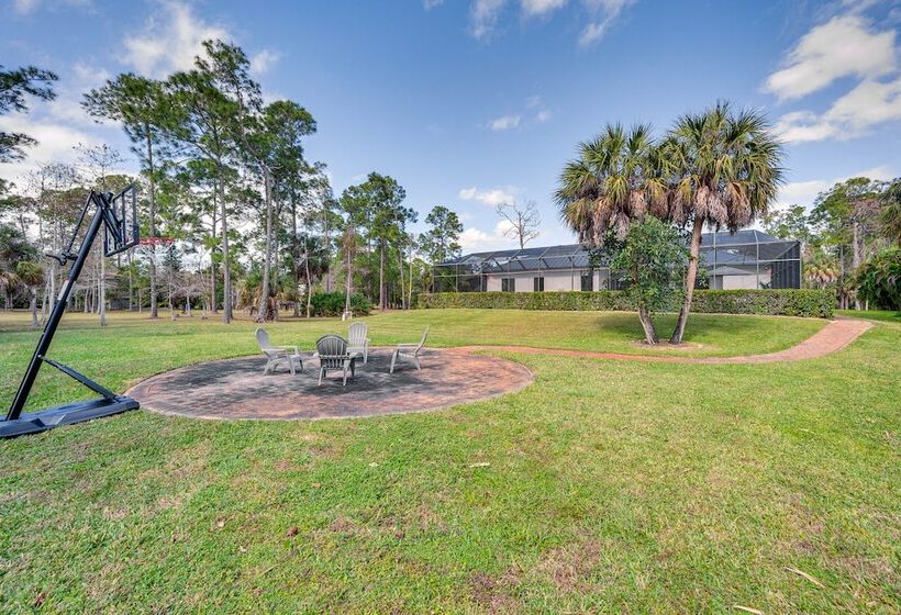 Luxury House With Private Acreage   Near Golfing!