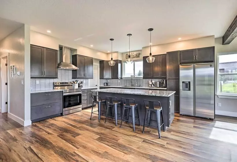 Walk To Golf: Modern Mtn View Home In Granby