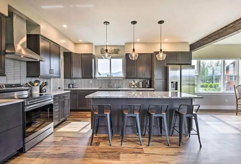 Walk To Golf: Modern Mtn View Home In Granby