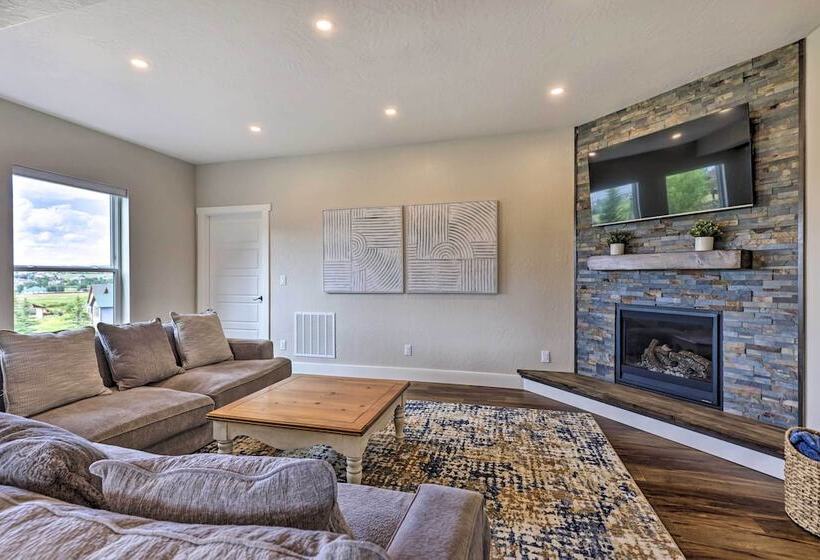 Walk To Golf: Modern Mtn View Home In Granby