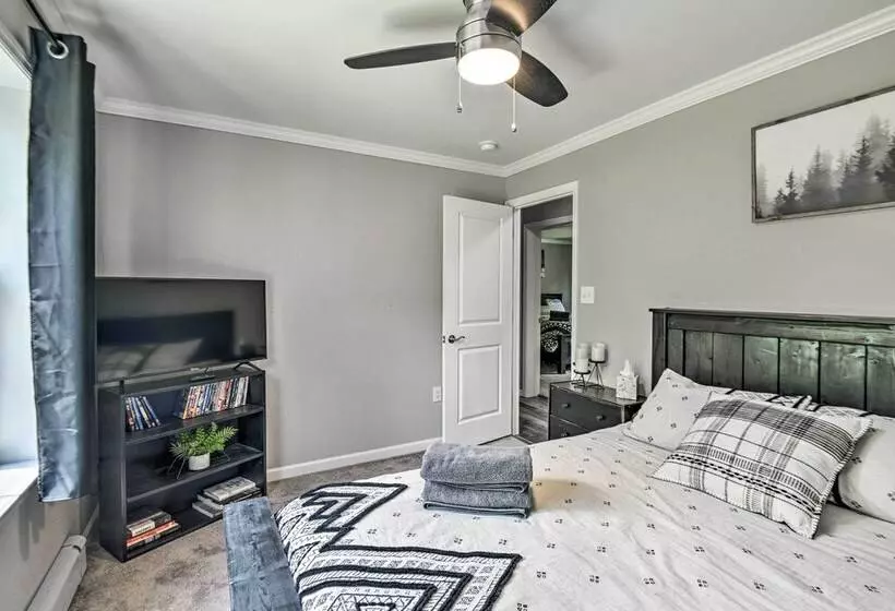 Modern Northfield Family Cabin W/ Hot Tub!