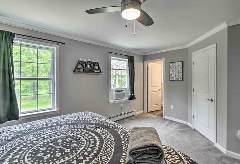 Modern Northfield Family Cabin W/ Hot Tub!