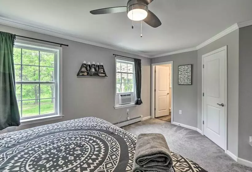 Modern Northfield Family Cabin W/ Hot Tub!