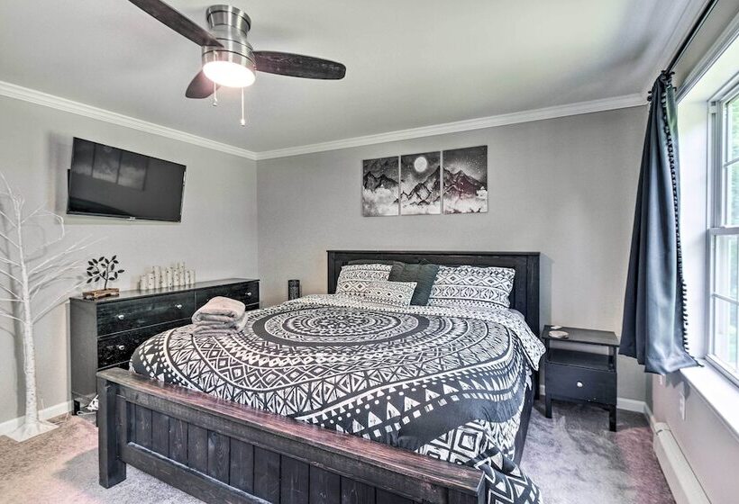 Modern Northfield Family Cabin W/ Hot Tub!