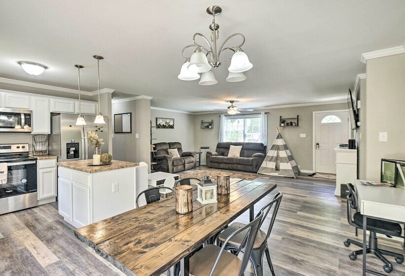 Modern Northfield Family Cabin W/ Hot Tub!