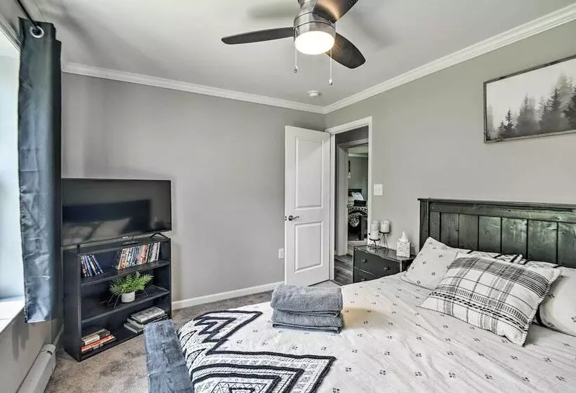 Modern Northfield Family Cabin W/ Hot Tub!