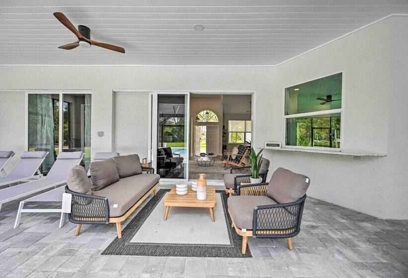 Sand Volleyball Court, Pool & Spa: Naples Gem!