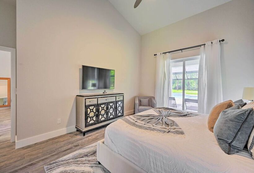 Sand Volleyball Court, Pool & Spa: Naples Gem!