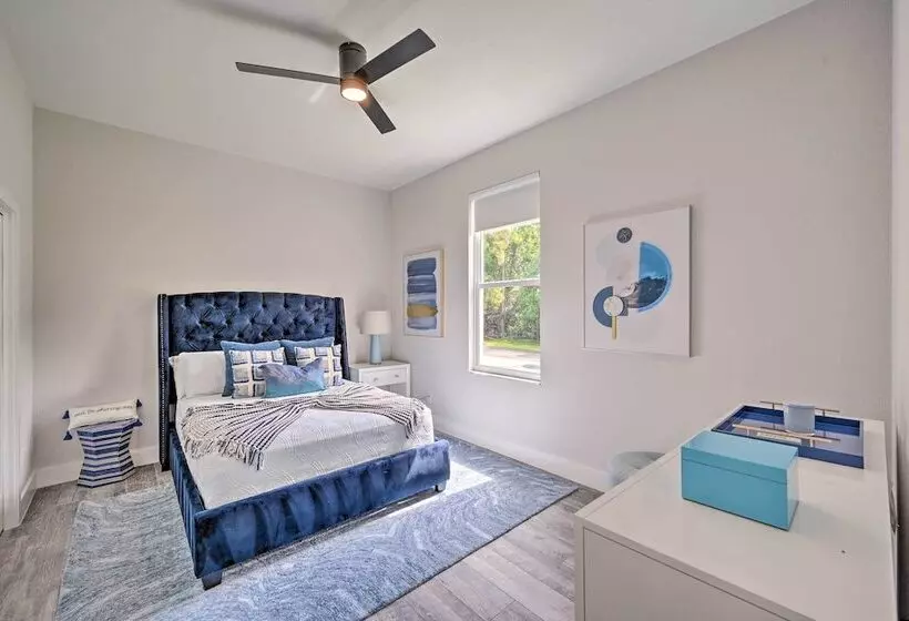 Sand Volleyball Court, Pool & Spa: Naples Gem!