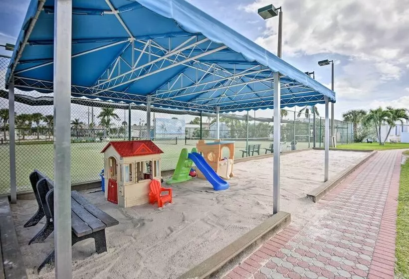 Nettles Island Jensen Beach Home: Walk To Ocean!