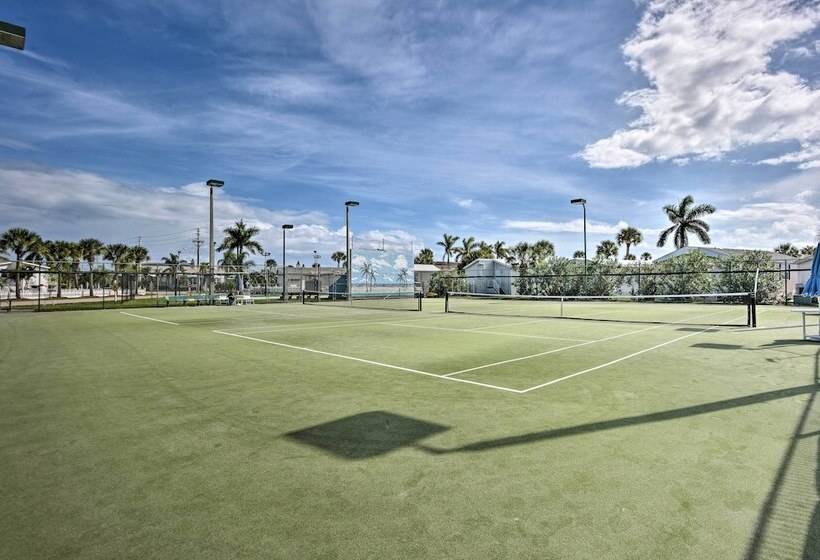 Nettles Island Jensen Beach Home: Walk To Ocean!