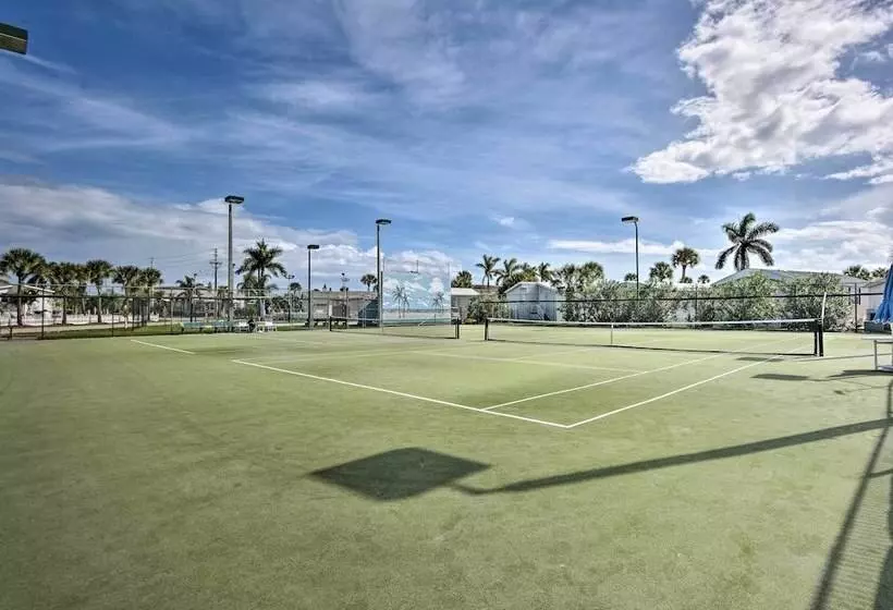 Nettles Island Jensen Beach Home: Walk To Ocean!