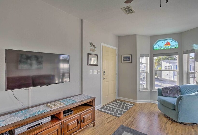 Nettles Island Jensen Beach Home: Walk To Ocean!