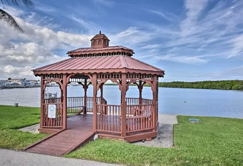 Nettles Island Jensen Beach Home: Walk To Ocean!