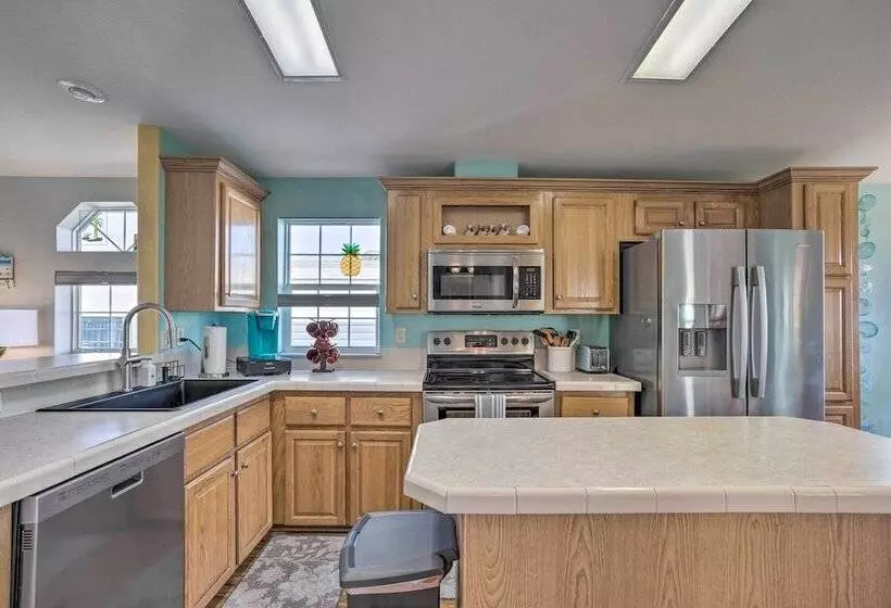 Nettles Island Jensen Beach Home: Walk To Ocean!