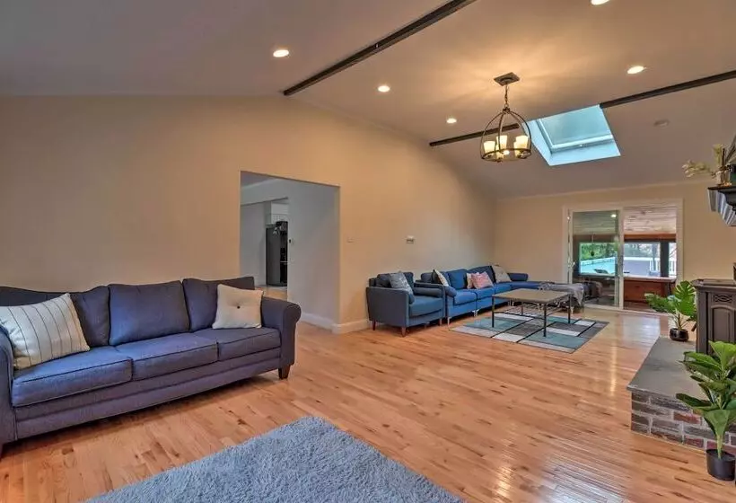 Pocono Home W/ Hot Tub, Fireplace, & Game Room!