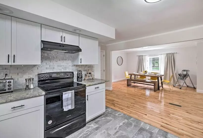 Pocono Home W/ Hot Tub, Fireplace, & Game Room!