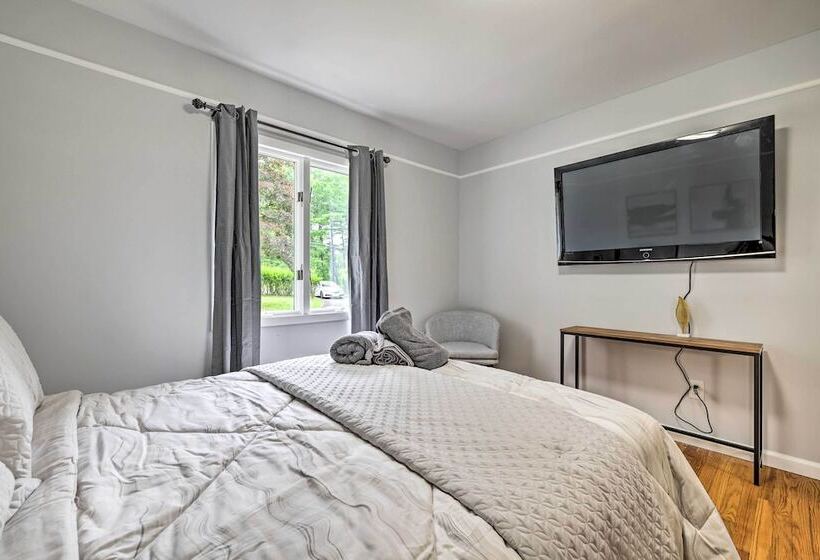 Pocono Home W/ Hot Tub, Fireplace, & Game Room!