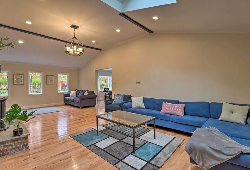 Pocono Home W/ Hot Tub, Fireplace, & Game Room!