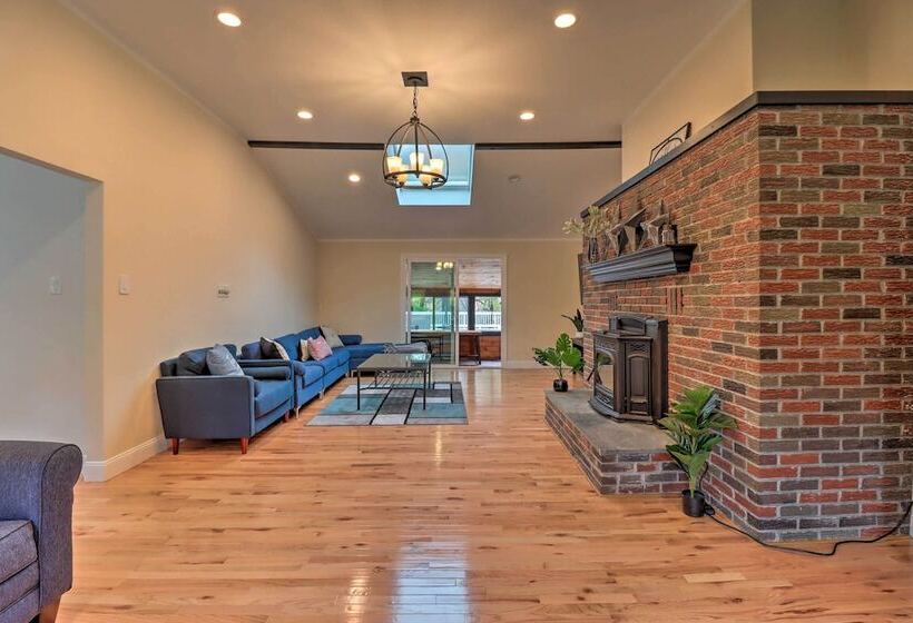 Pocono Home W/ Hot Tub, Fireplace, & Game Room!