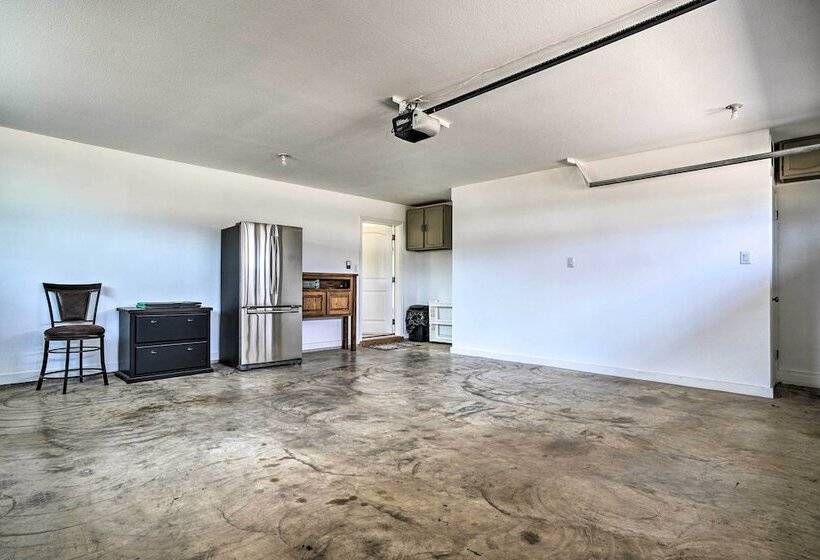 Ranch House W/ Large Backyard Near Fishing