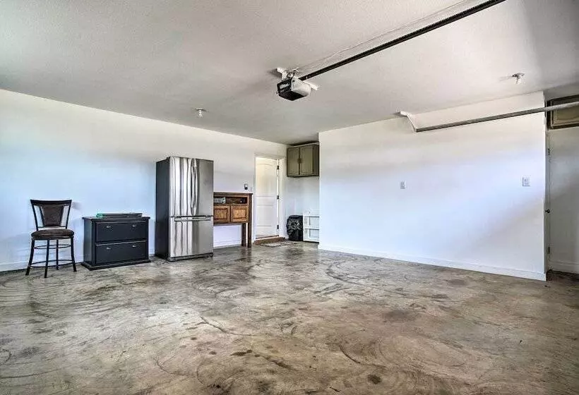 Ranch House W/ Large Backyard   Near Fishing