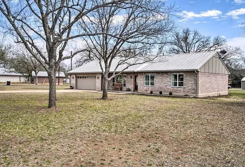 Ranch House W/ Large Backyard   Near Fishing