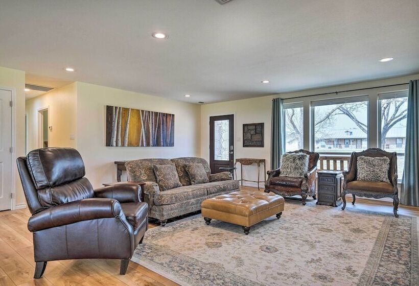 Ranch House W/ Large Backyard Near Fishing