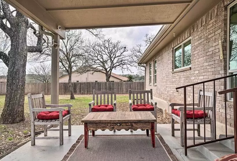 Ranch House W/ Large Backyard   Near Fishing