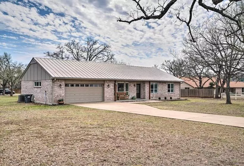 Ranch House W/ Large Backyard   Near Fishing