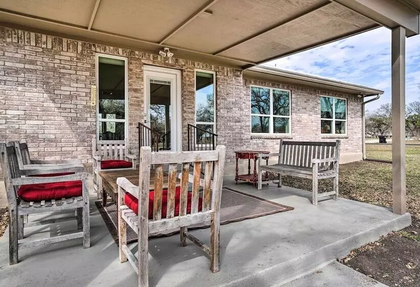 Ranch House W/ Large Backyard   Near Fishing