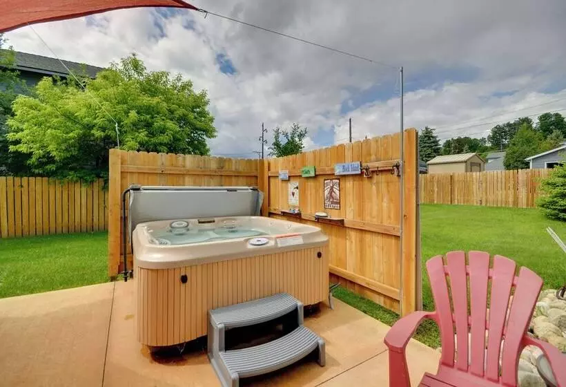 Red Lodge Retreat W/ Hot Tub: 3 Blocks To Downtown