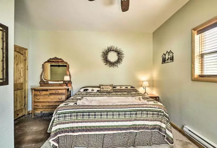 Red Lodge Retreat W/ Hot Tub: 3 Blocks To Downtown