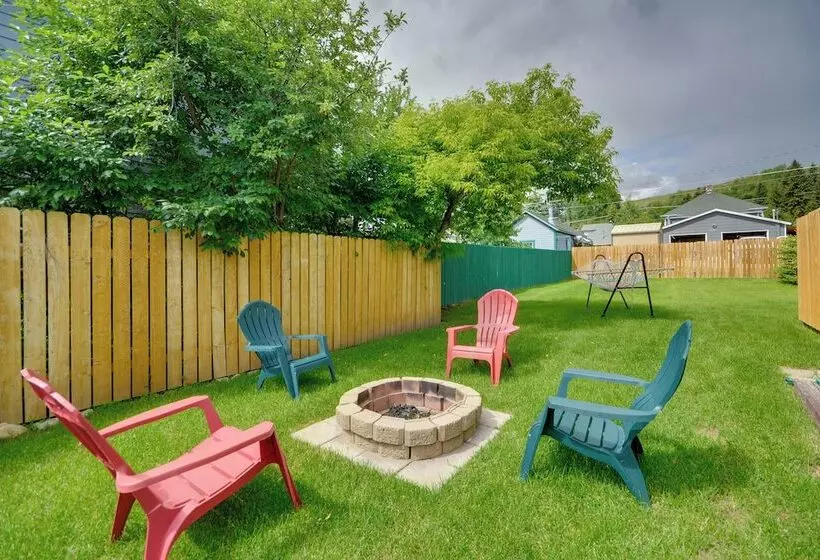 Red Lodge Retreat W/ Hot Tub: 3 Blocks To Downtown