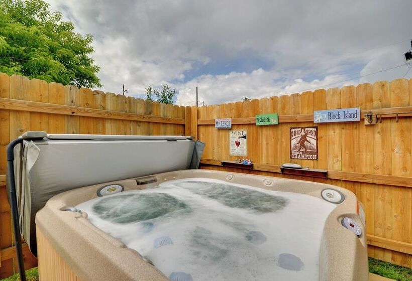 Red Lodge Retreat W/ Hot Tub: 3 Blocks To Downtown