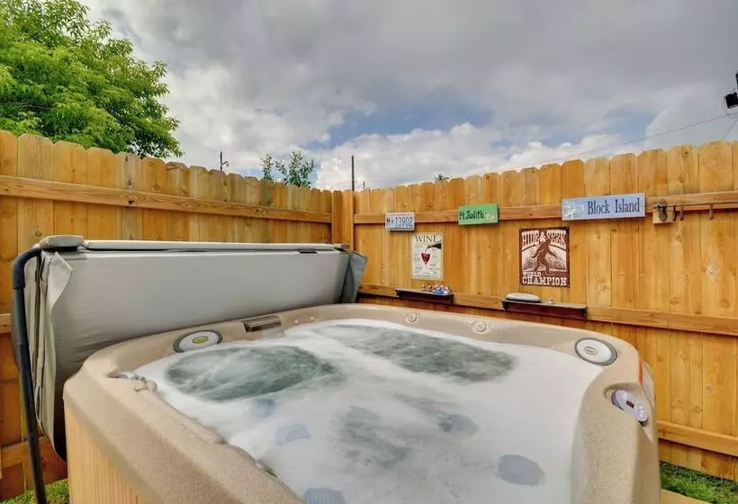 Red Lodge Retreat W/ Hot Tub: 3 Blocks To Downtown