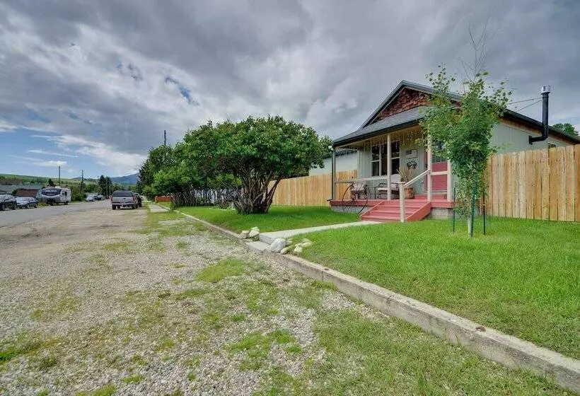 Red Lodge Retreat W/ Hot Tub: 3 Blocks To Downtown