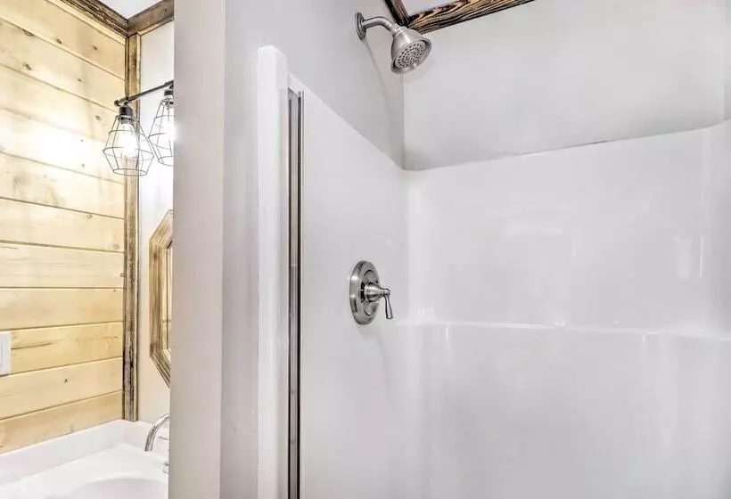 Remodeled Cabin W/ Fire Pit On Norfork Lake!