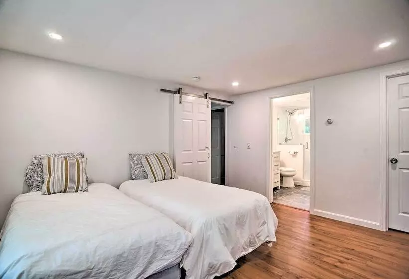 Remodeled East Falmouth Home   Close To Beaches!