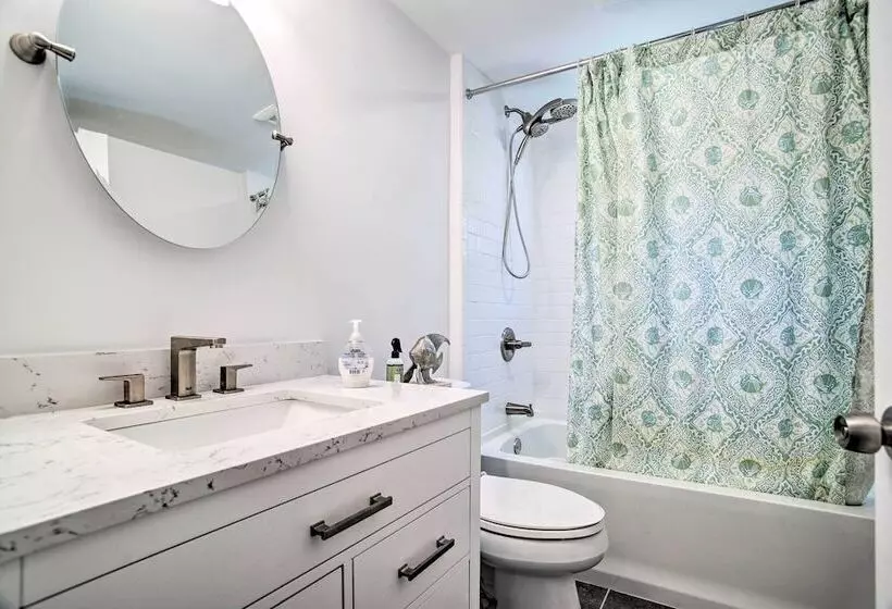 Remodeled East Falmouth Home   Close To Beaches!