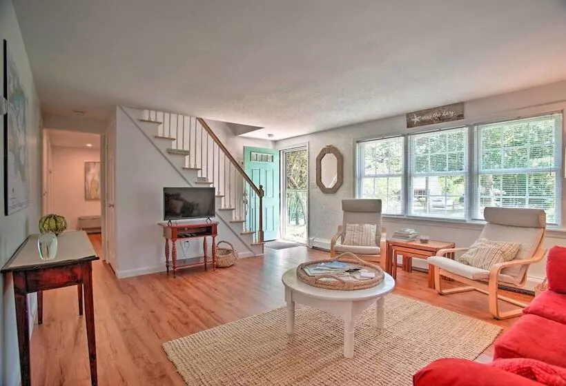 Remodeled East Falmouth Home   Close To Beaches!